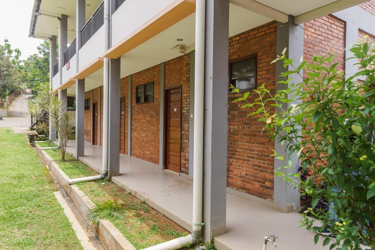 Reddoorz Plus At Hotel Negeri Baru Lodaya Puncak Богор Екстериор снимка