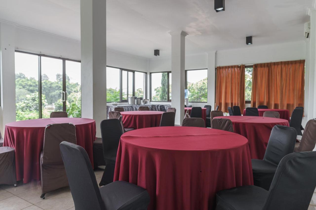 Reddoorz Plus At Hotel Negeri Baru Lodaya Puncak Богор Екстериор снимка